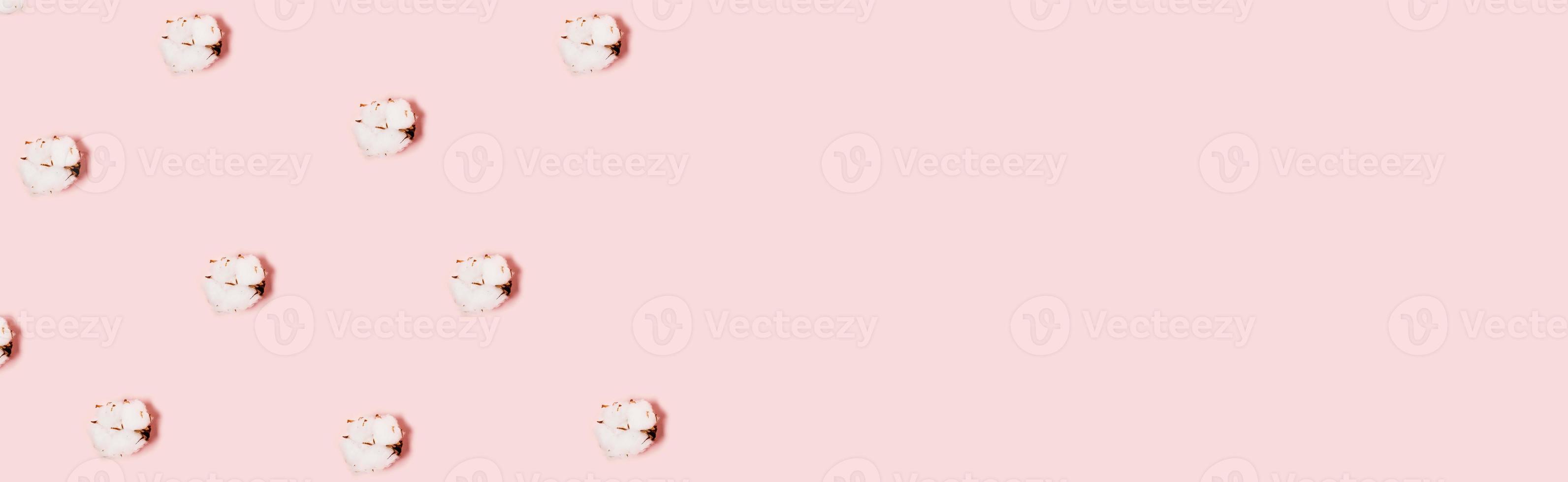 Zero waste accessories on pink background. photo