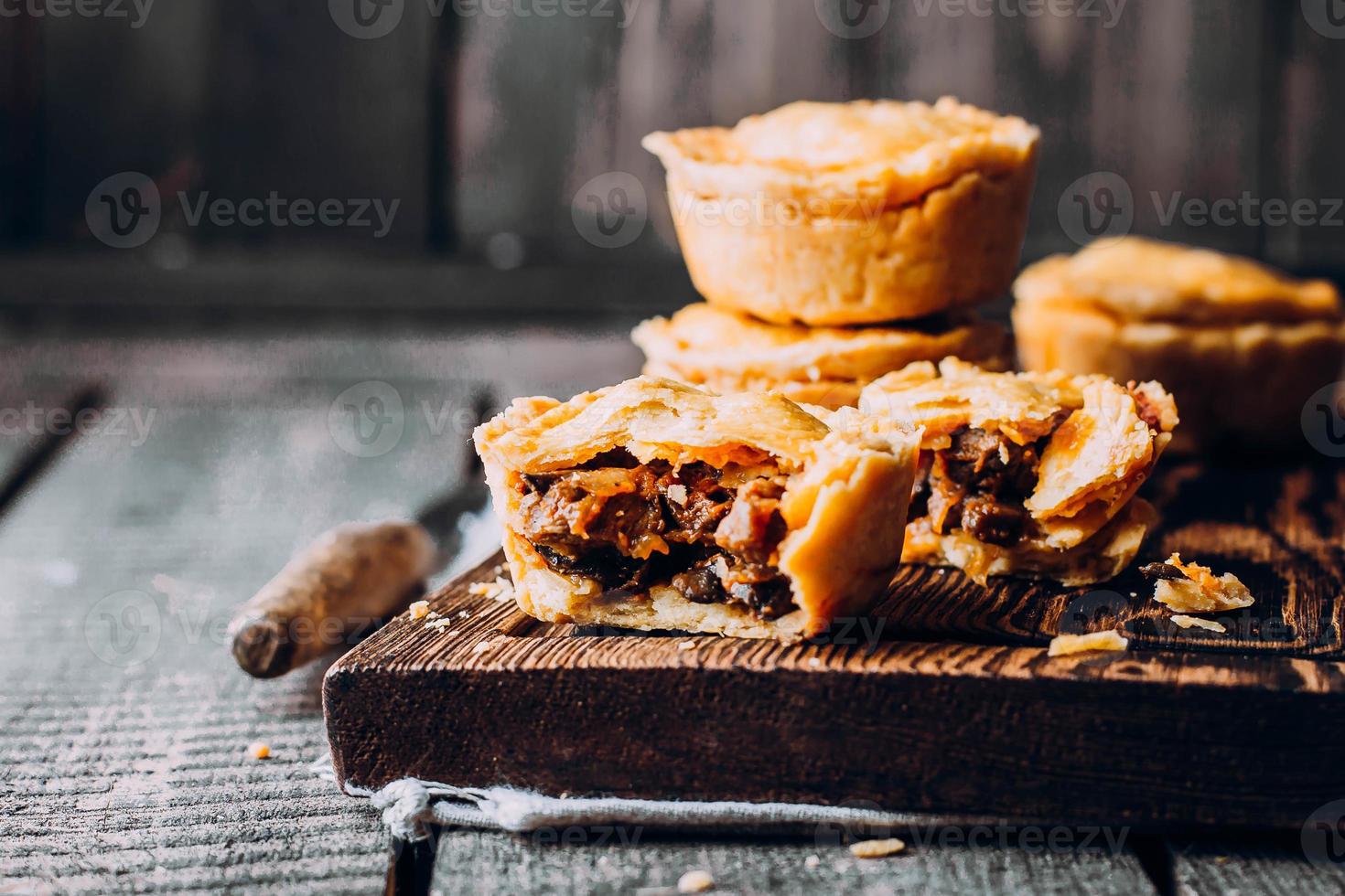 mini pastel de carne australiana tradicional fresca foto