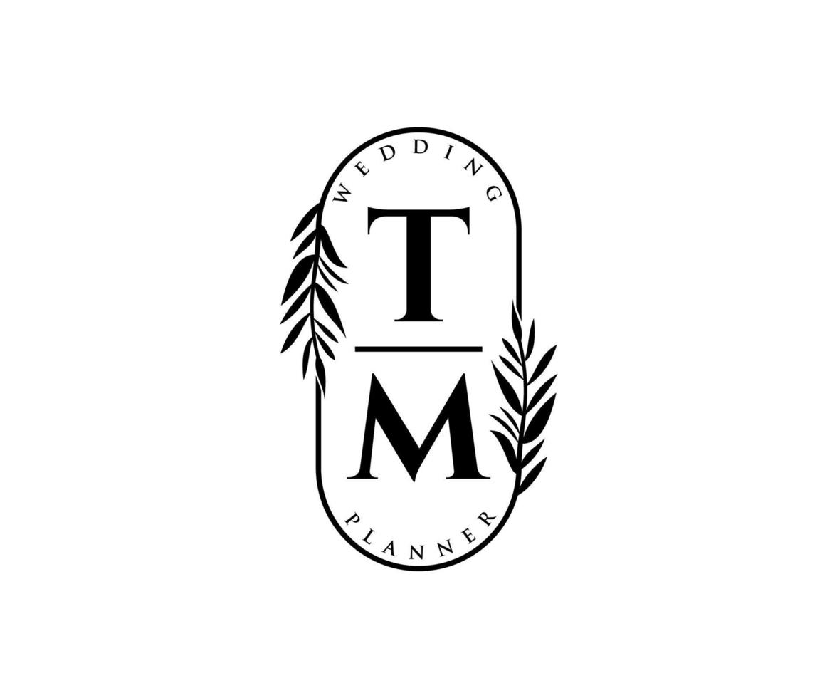 colección de logotipos de monograma de boda con letras iniciales tm, plantillas florales y minimalistas modernas dibujadas a mano para tarjetas de invitación, guardar la fecha, identidad elegante para restaurante, boutique, café en vector