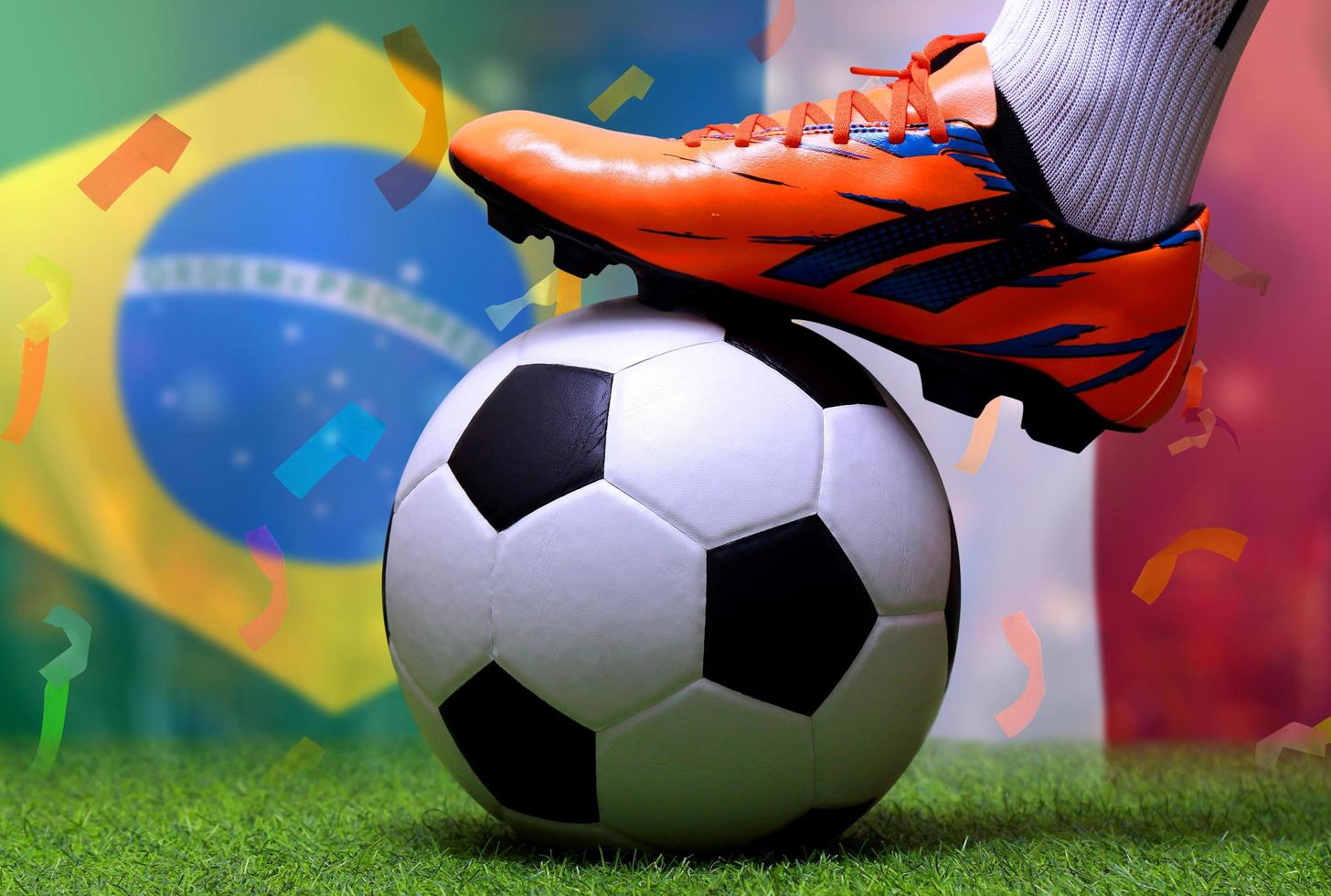 competición de copa de fútbol entre el nacional de brasil y el nacional de francia. foto