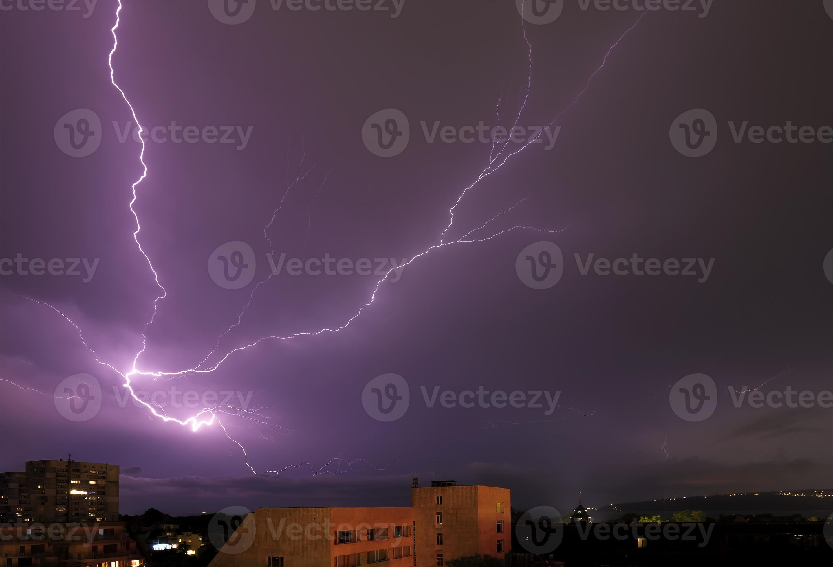 Powerful lightning strikes 15653320 Stock Photo at Vecteezy
