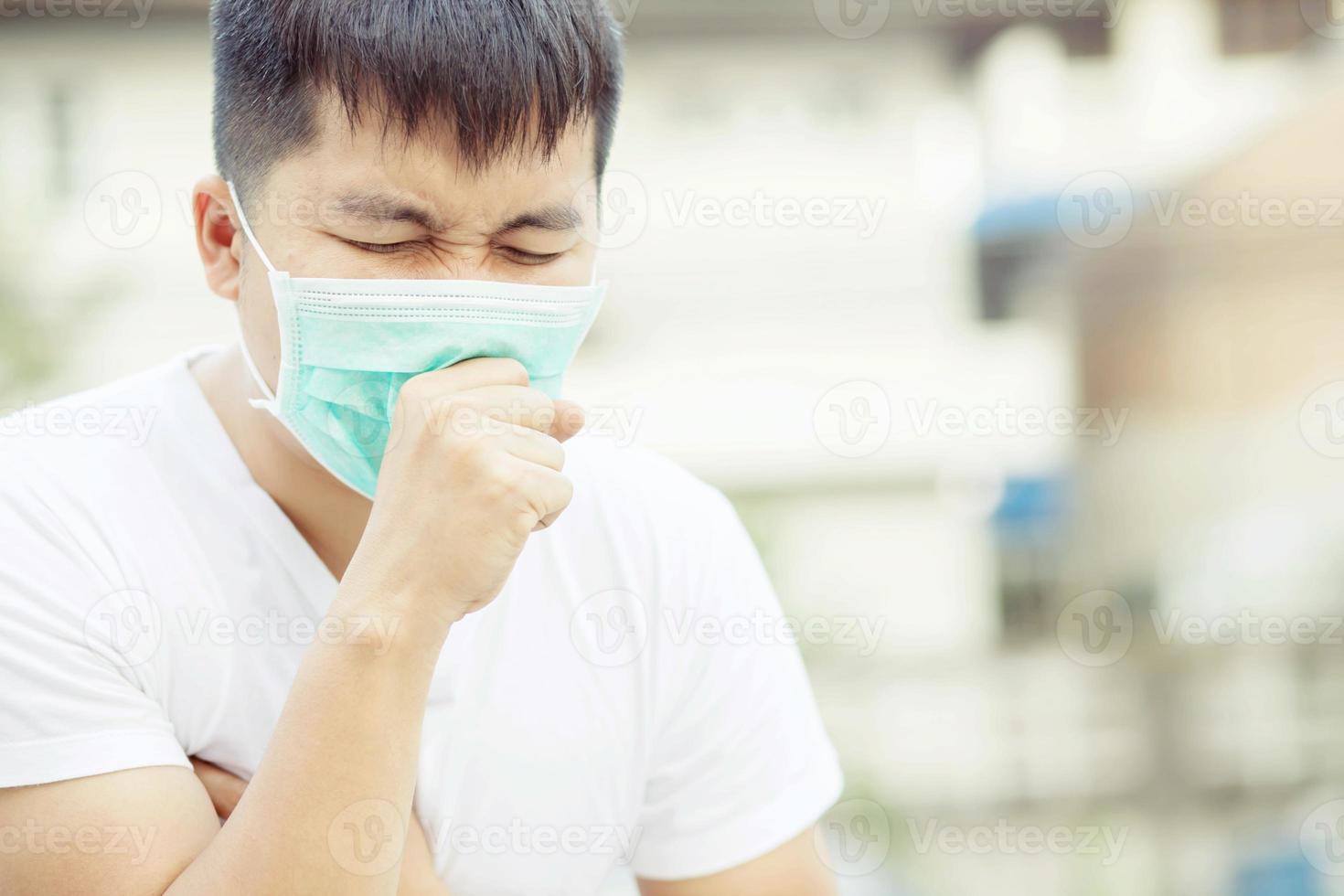 This man had a cough until chest pain photo