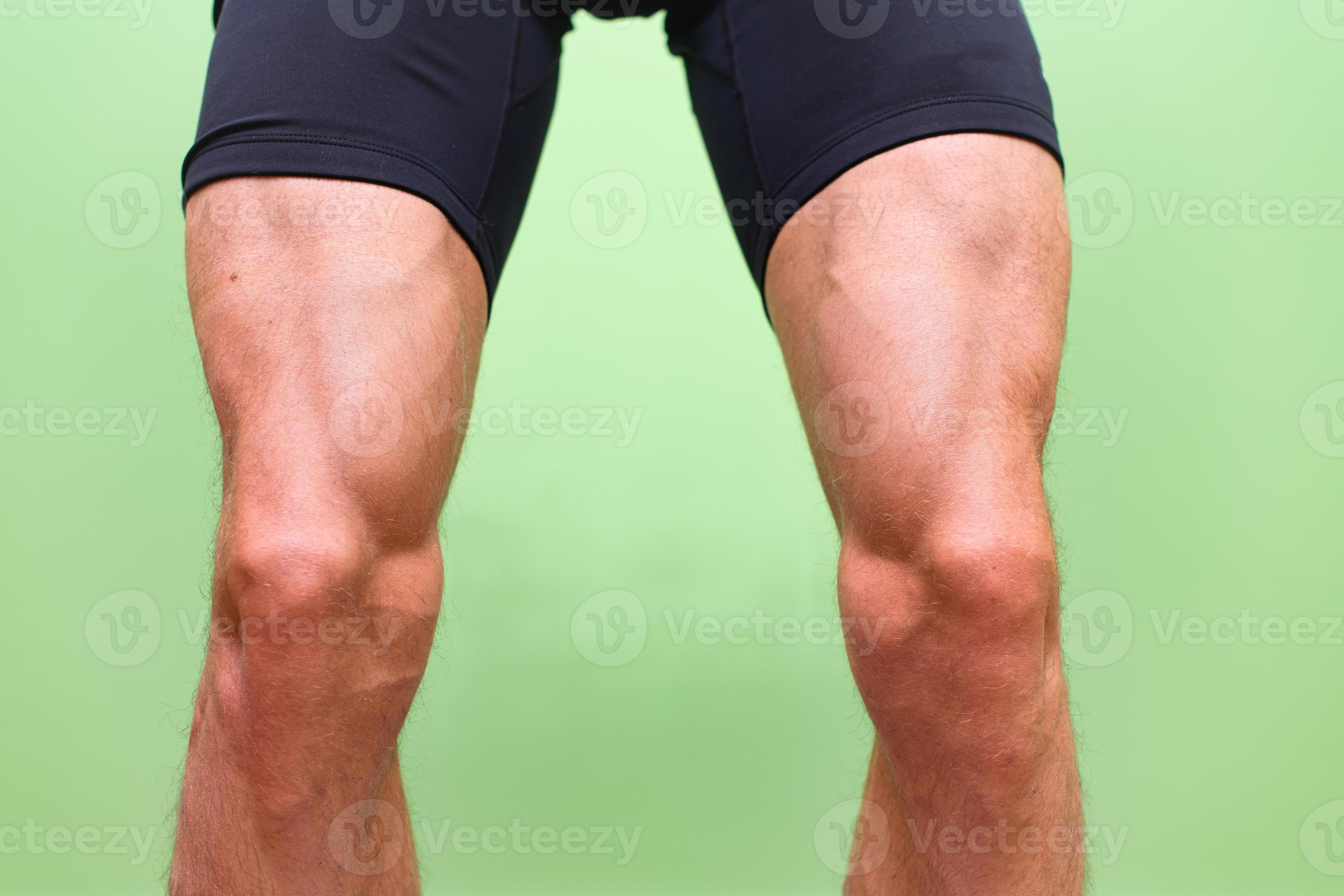 Quadriceps muscles in tension 15657495 Stock Photo at Vecteezy