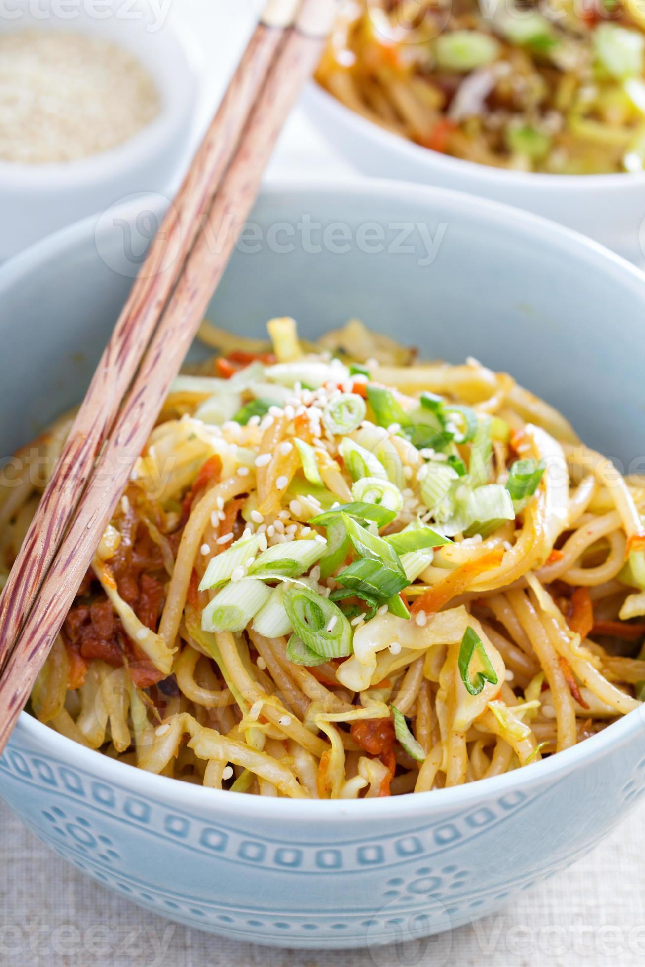 Stir fry with noodles, cabbage and carrot 15701580 Stock Photo at Vecteezy