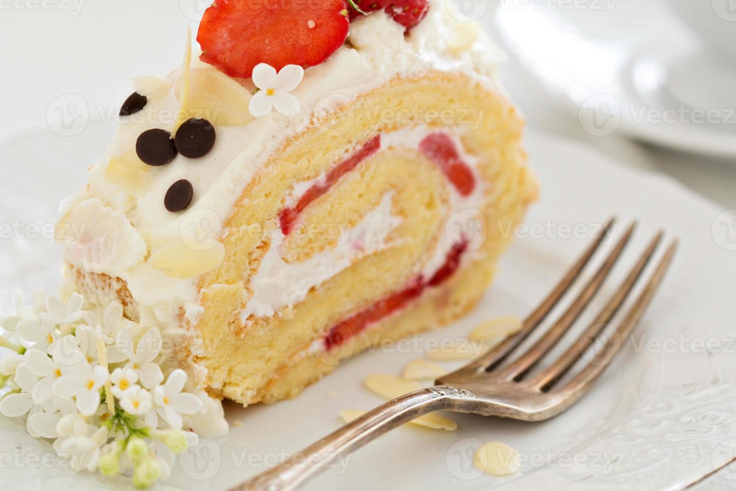 Strawberry cream cake photo