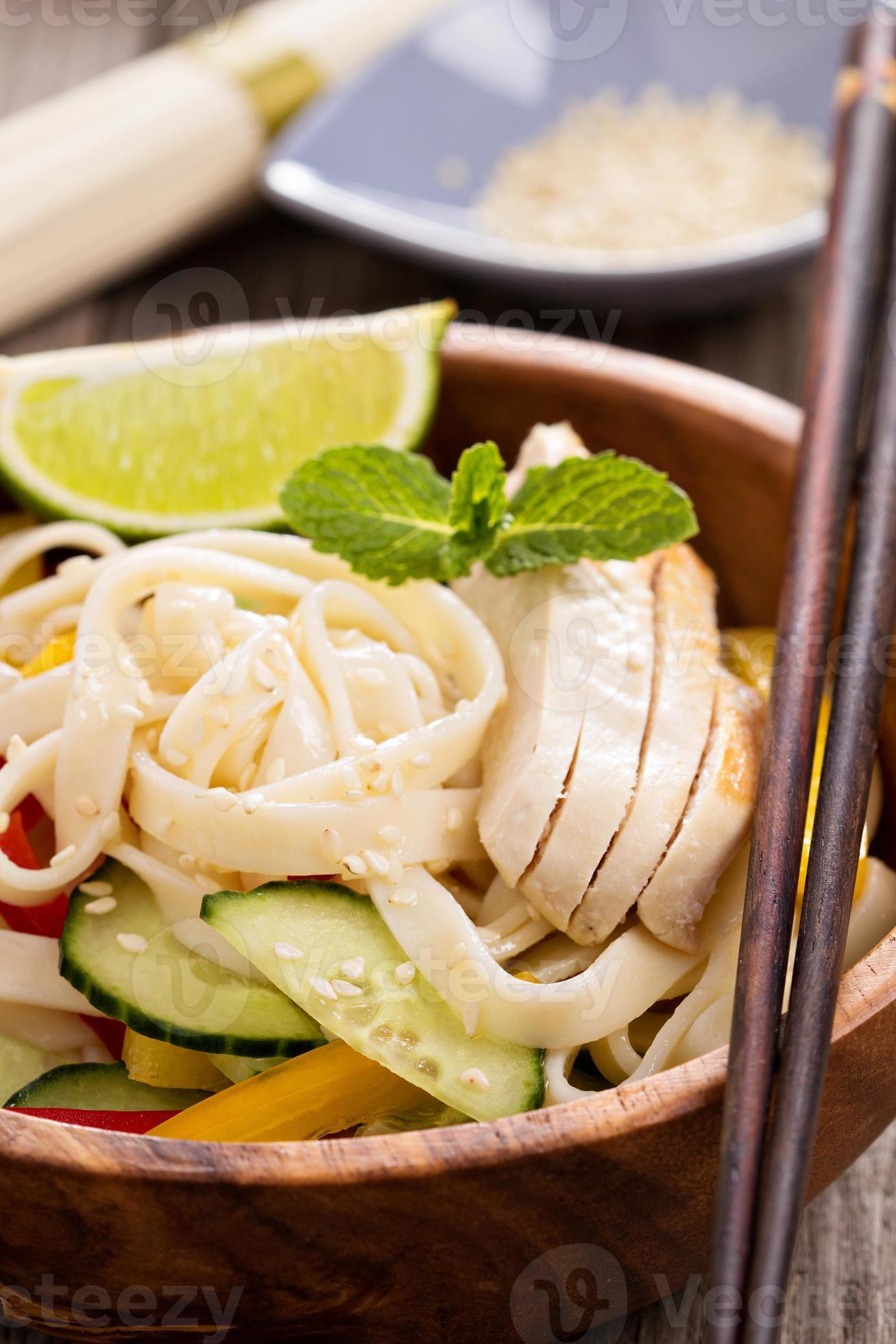 Udon noodles with vegetables and chicken 15703180 Stock Photo at Vecteezy