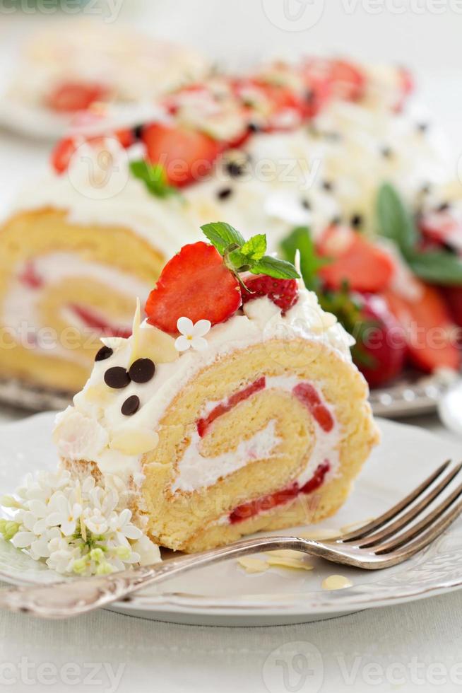 Strawberry cream cake photo