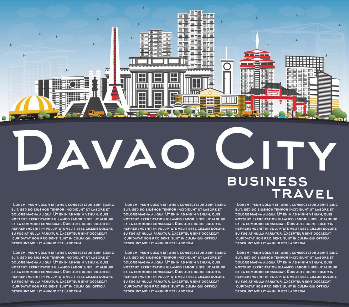 el horizonte de la ciudad de davao, filipinas, con edificios grises, cielo azul y espacio para copiar. vector