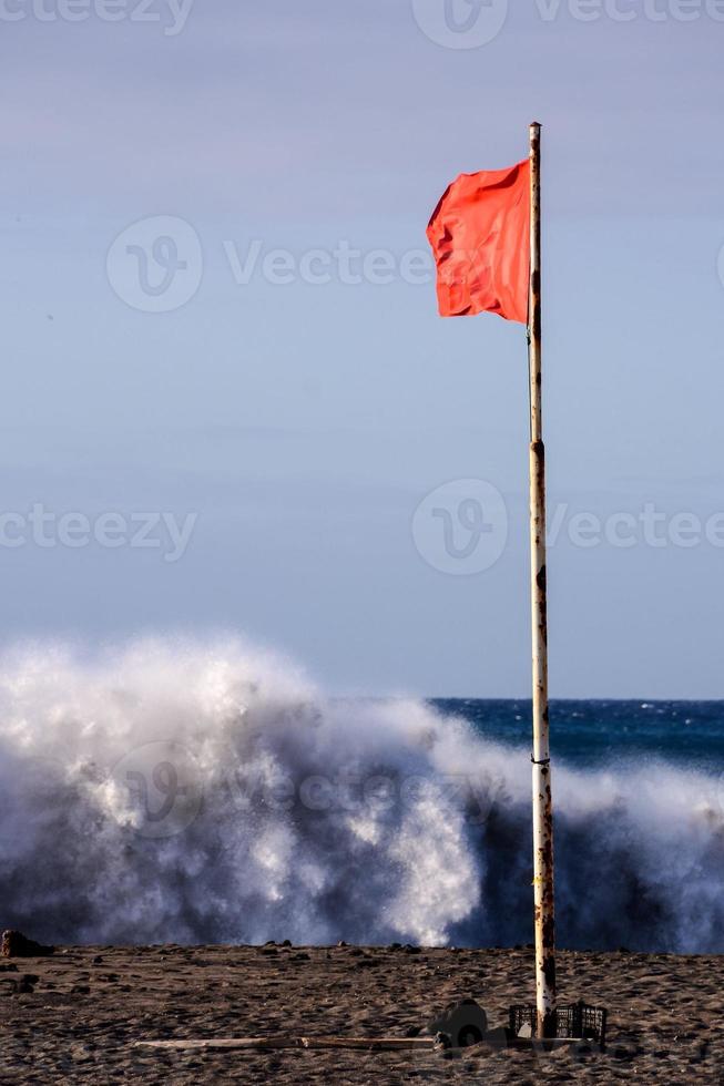 Huge sea waves photo