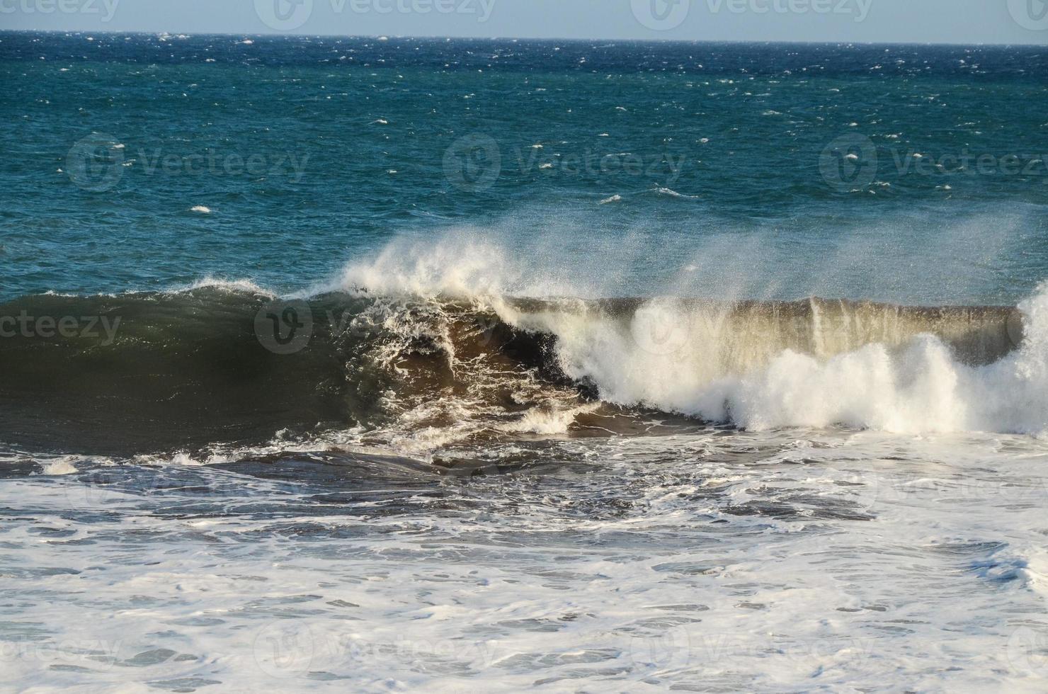 Huge sea waves photo