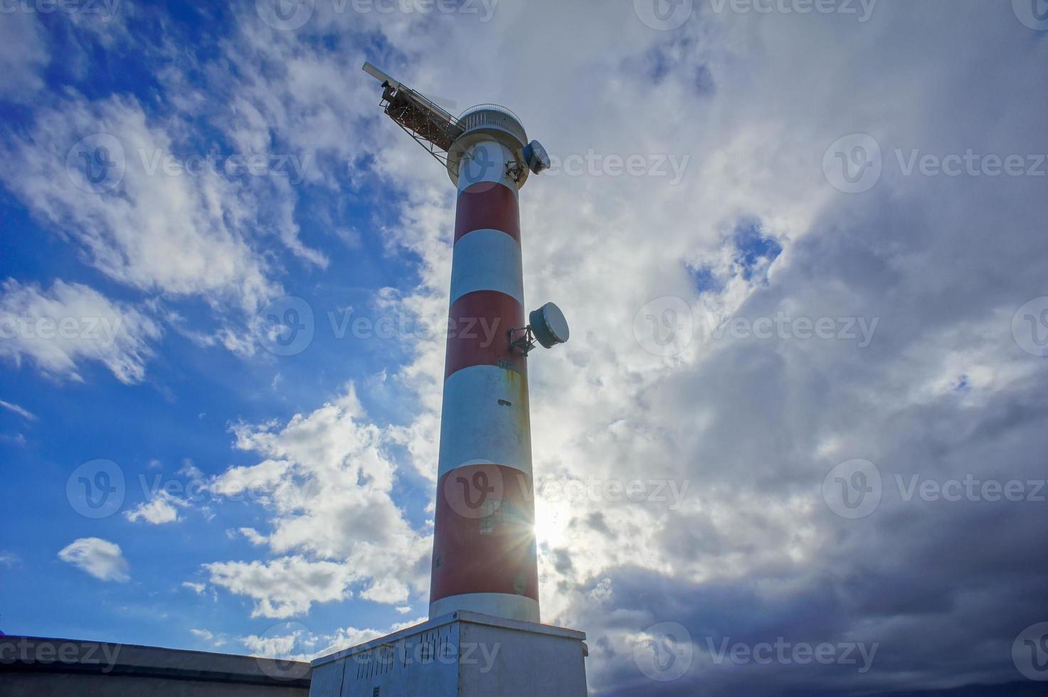 faro junto al mar foto