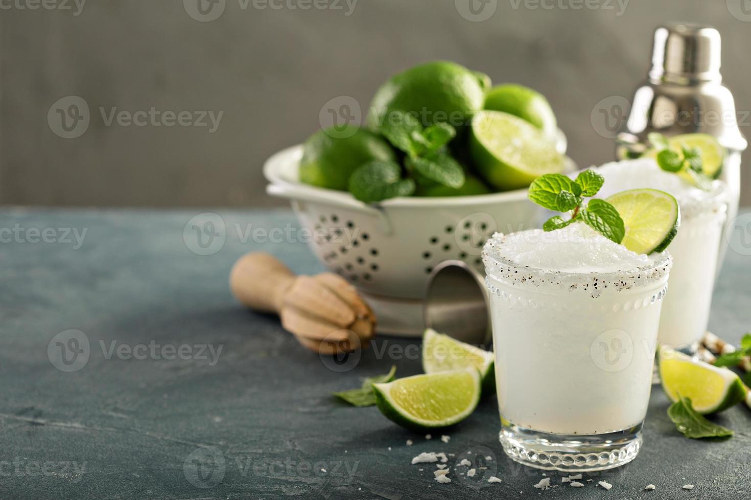 Frozen lime and mint margarita photo