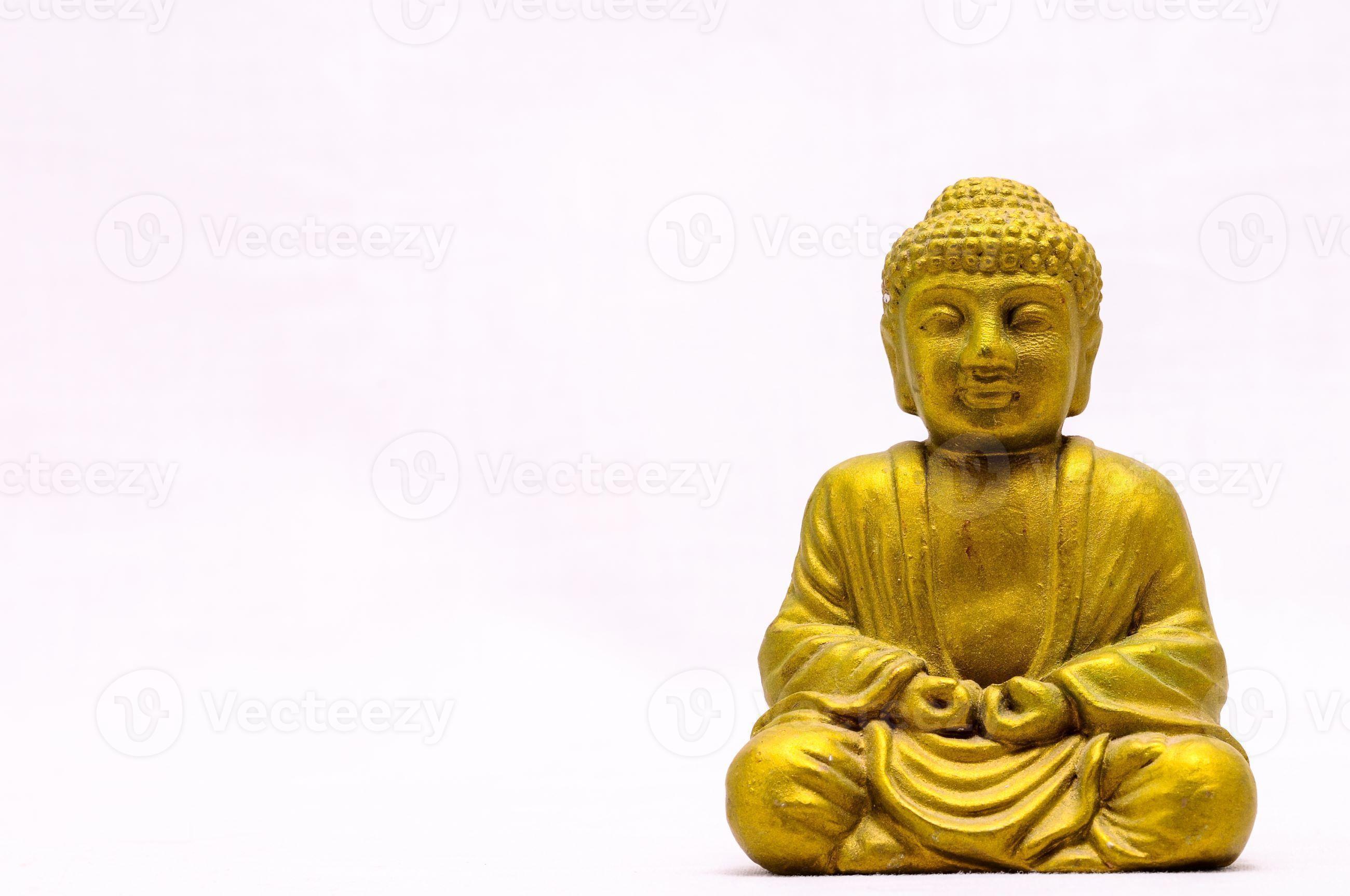 Small Buddha statue 15751155 Stock Photo at Vecteezy