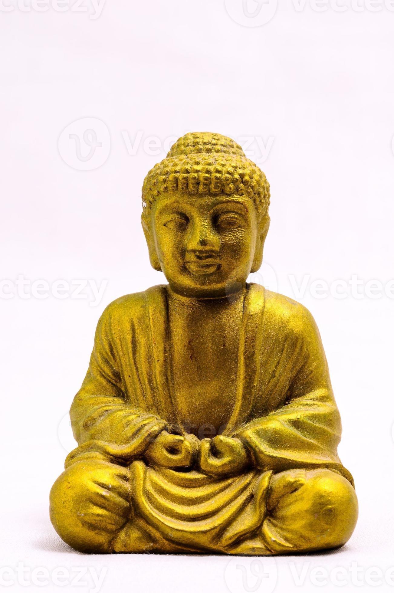 Small Buddha statue 15751158 Stock Photo at Vecteezy