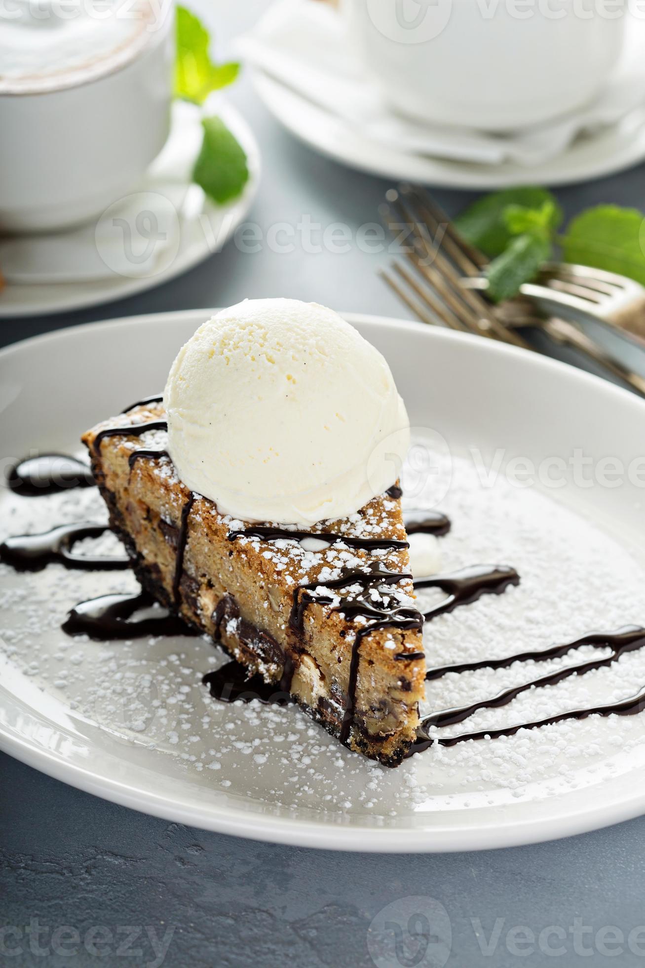 Gluten free cake with ice cream 15758612 Stock Photo at Vecteezy
