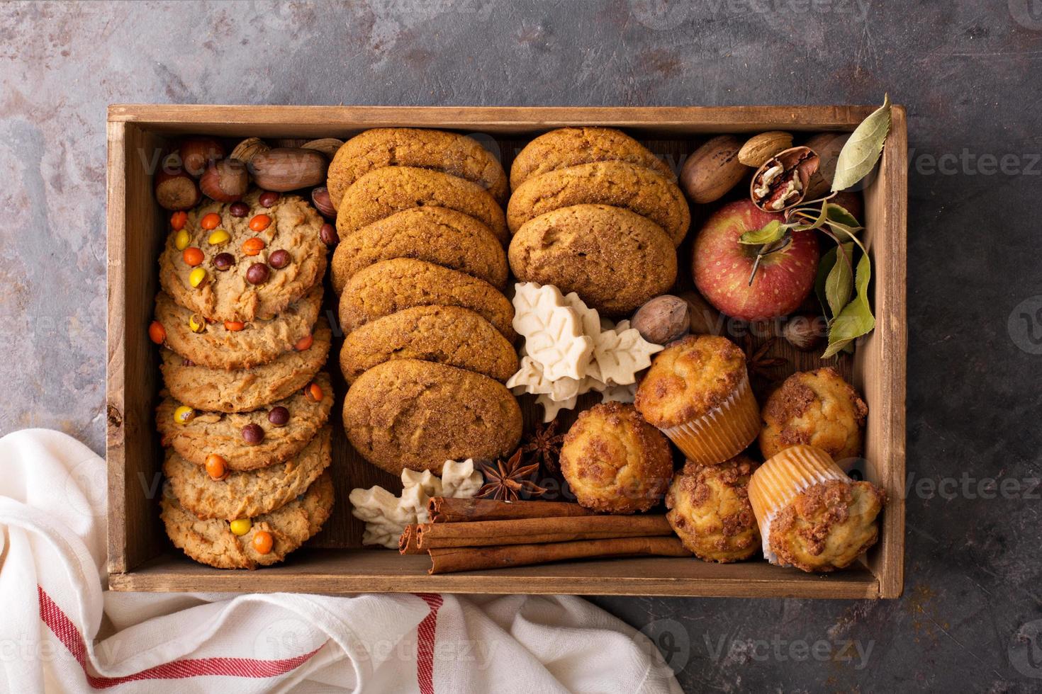 caer galletas en una caja foto