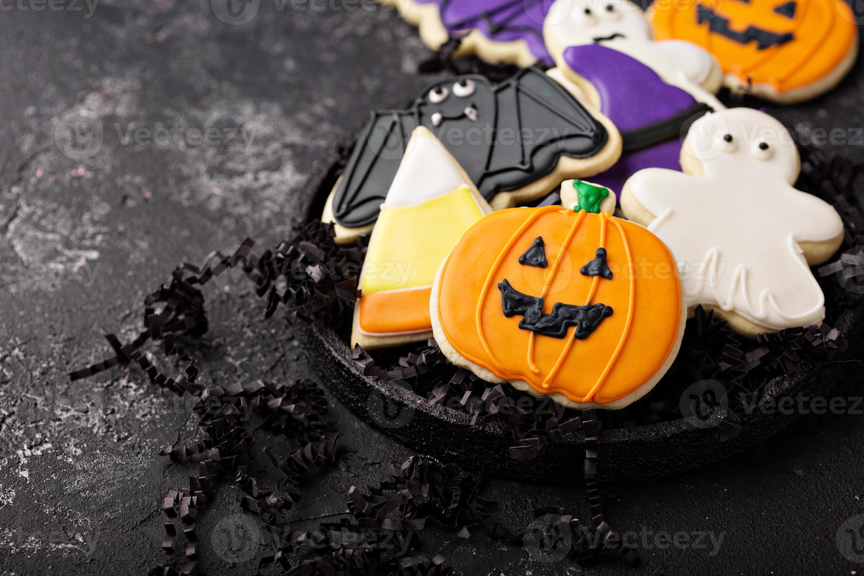 Halloween cookies decorated with royal icing 15759785 Stock Photo at
