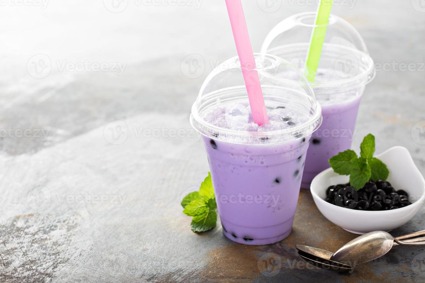 Berry bubble tea photo