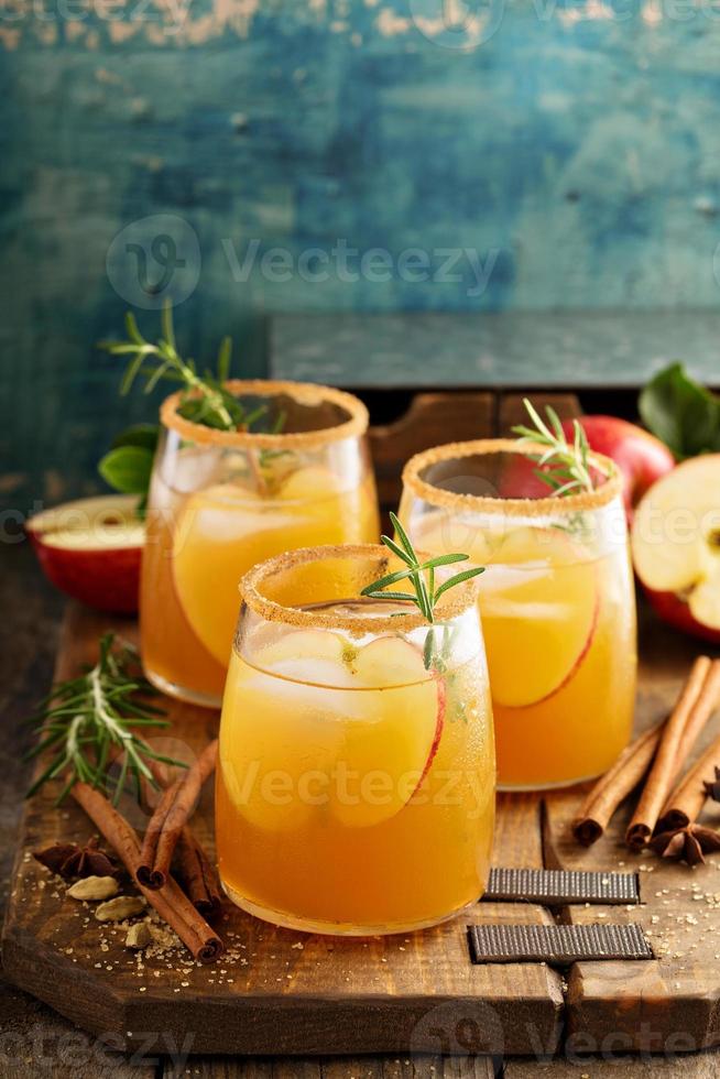 Hard apple cider cocktail with fall spices 15760546 Stock Photo at Vecteezy