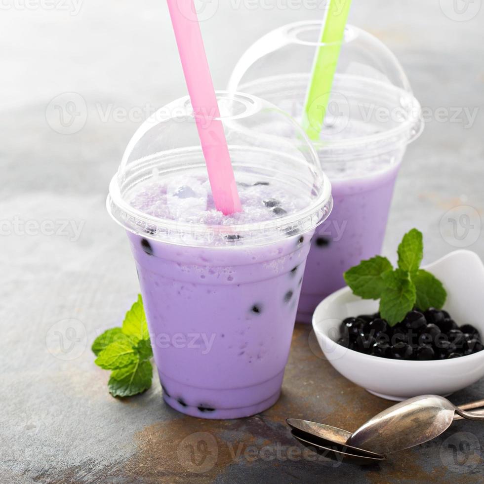 Berry bubble tea photo