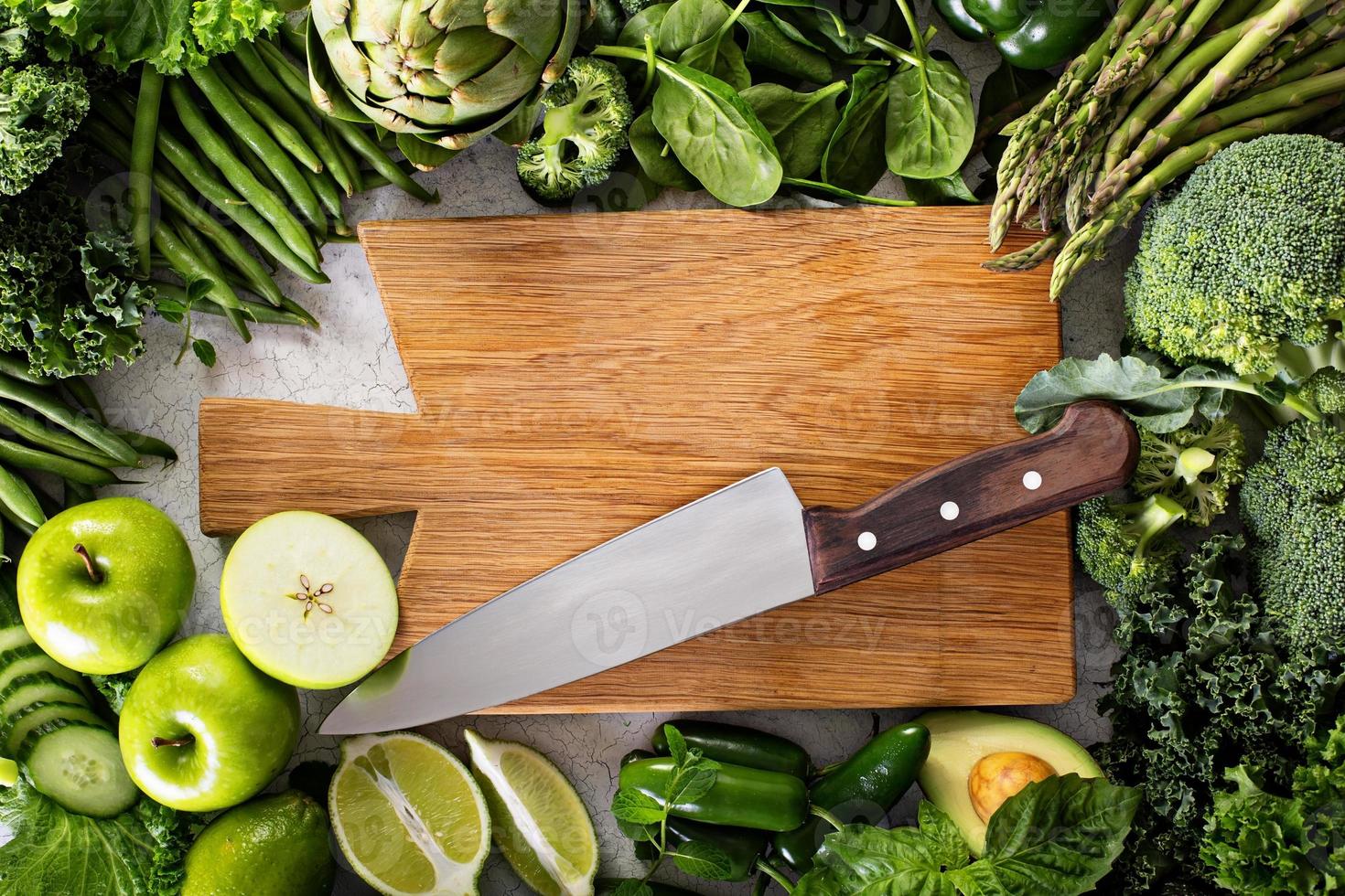 variedad de verduras y frutas verdes foto