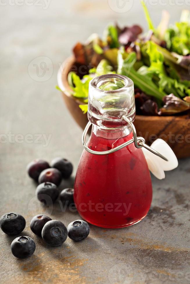 aderezo para ensalada de vinagreta de arándanos foto