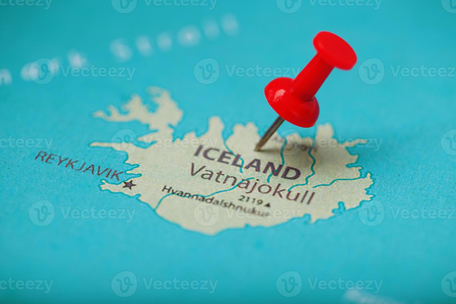 The red button indicates the location and coordinates of the destination on the ICELAND map photo