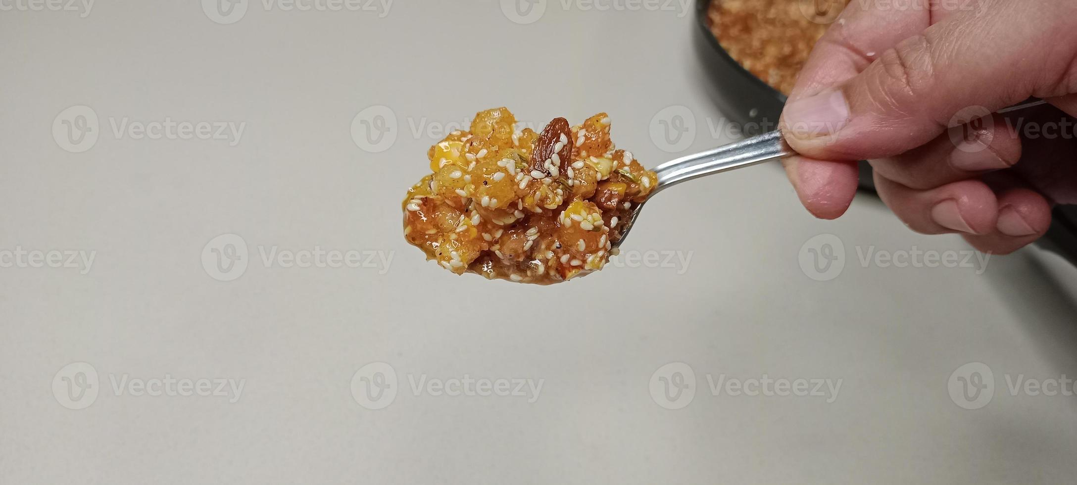 mezcla de frutos secos para la salud, gond gud paak receta para la salud, receta laddu de frutos secos, receta para la salud foto