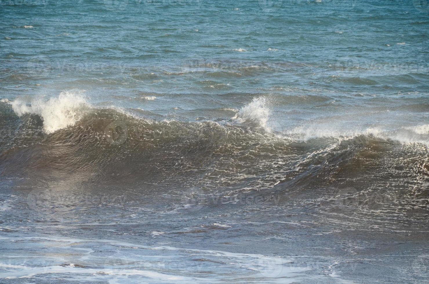 Huge sea waves photo