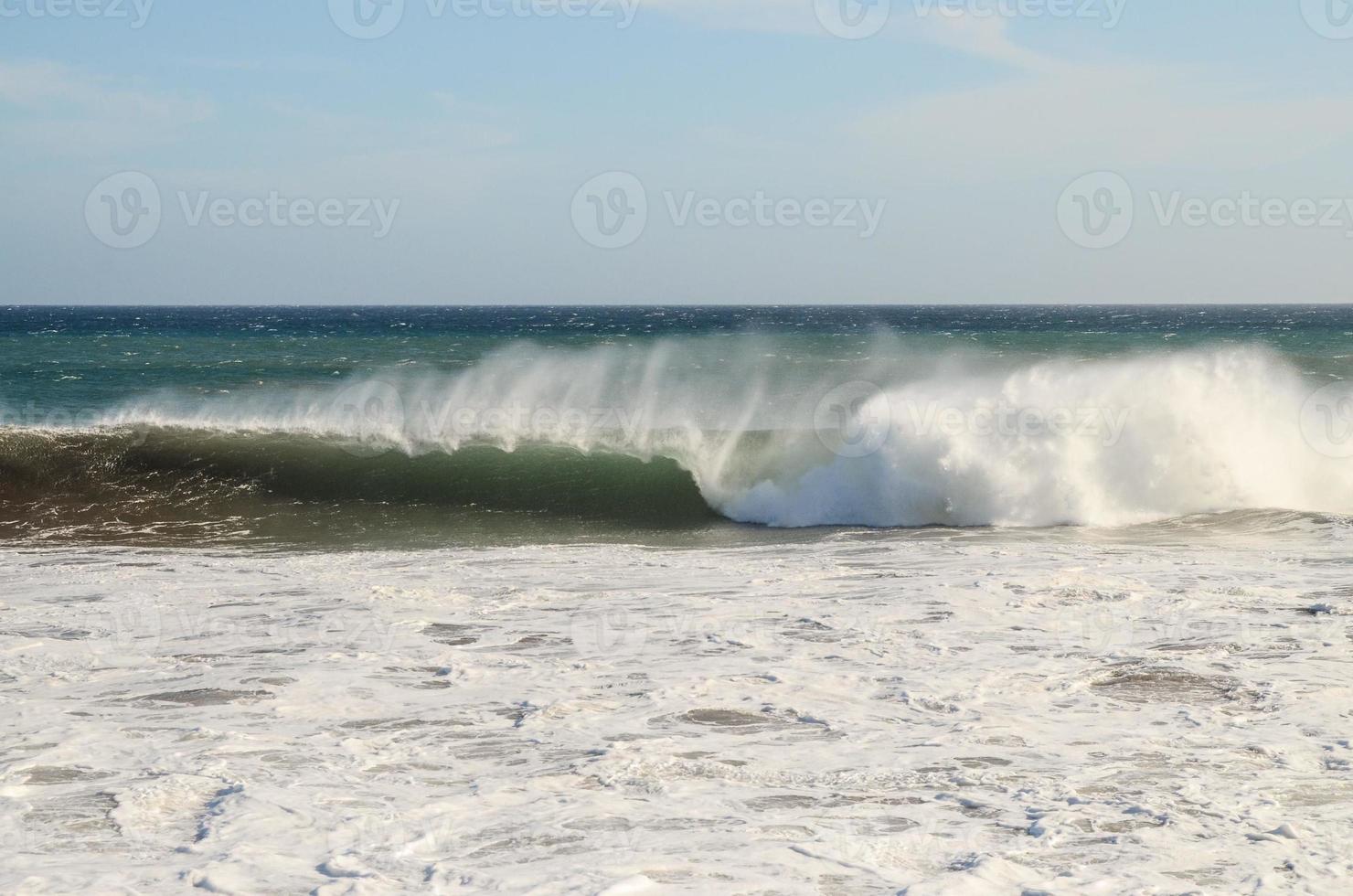 Huge sea waves photo