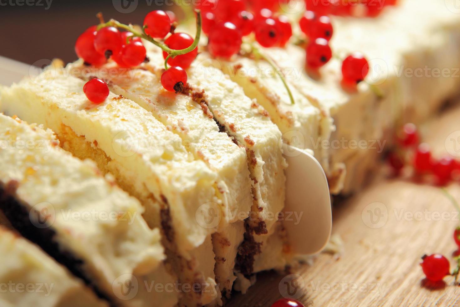 Cake with redcurrant photo