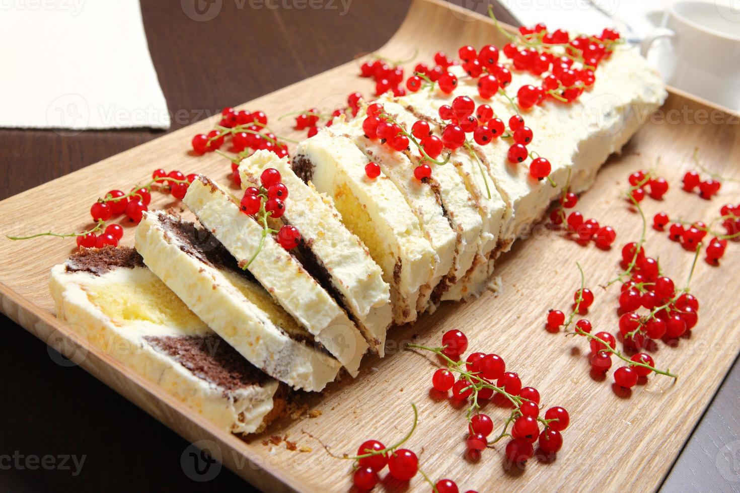 Redcurrant cake dish photo