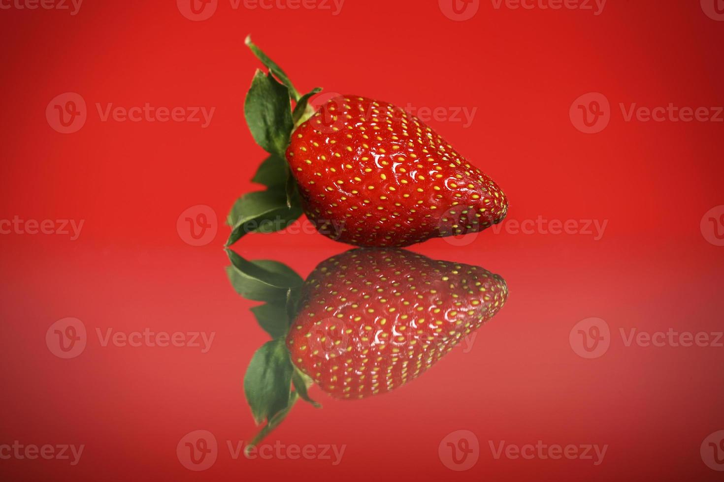 Fresh strawberry fruit photo