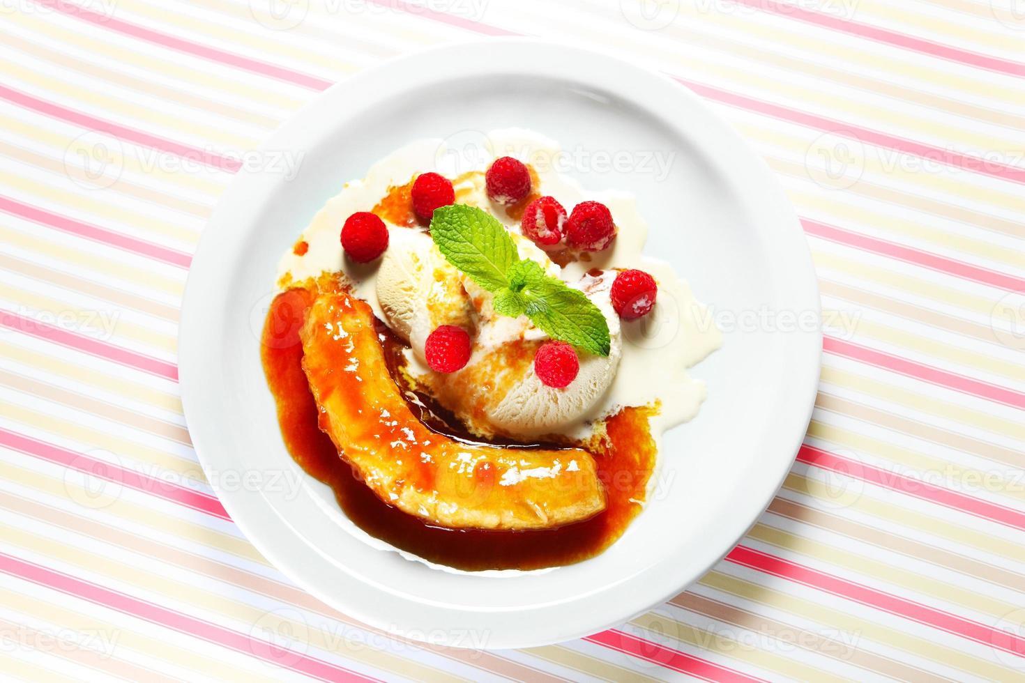 Banana split dessert photo