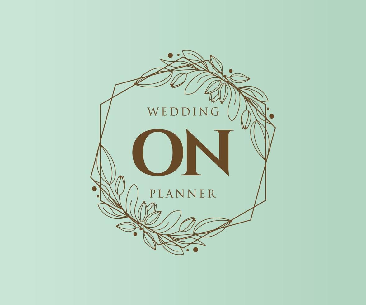 en la colección de logotipos de monograma de boda con letras iniciales, plantillas florales y minimalistas modernas dibujadas a mano para tarjetas de invitación, guardar la fecha, identidad elegante para restaurante, boutique, café en vector