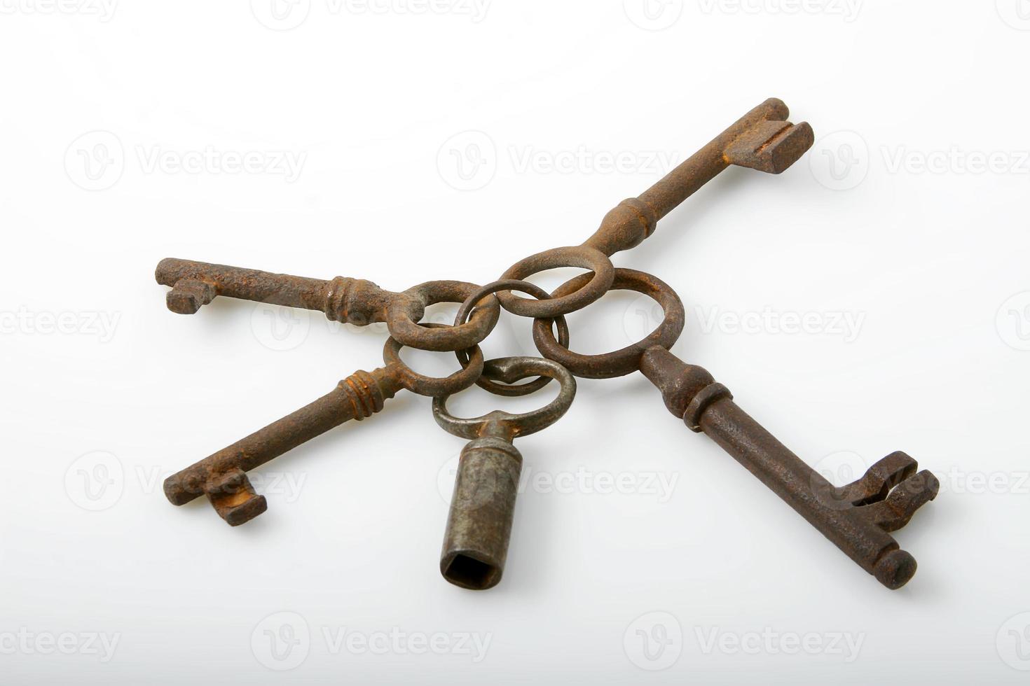 old rusty keys photo