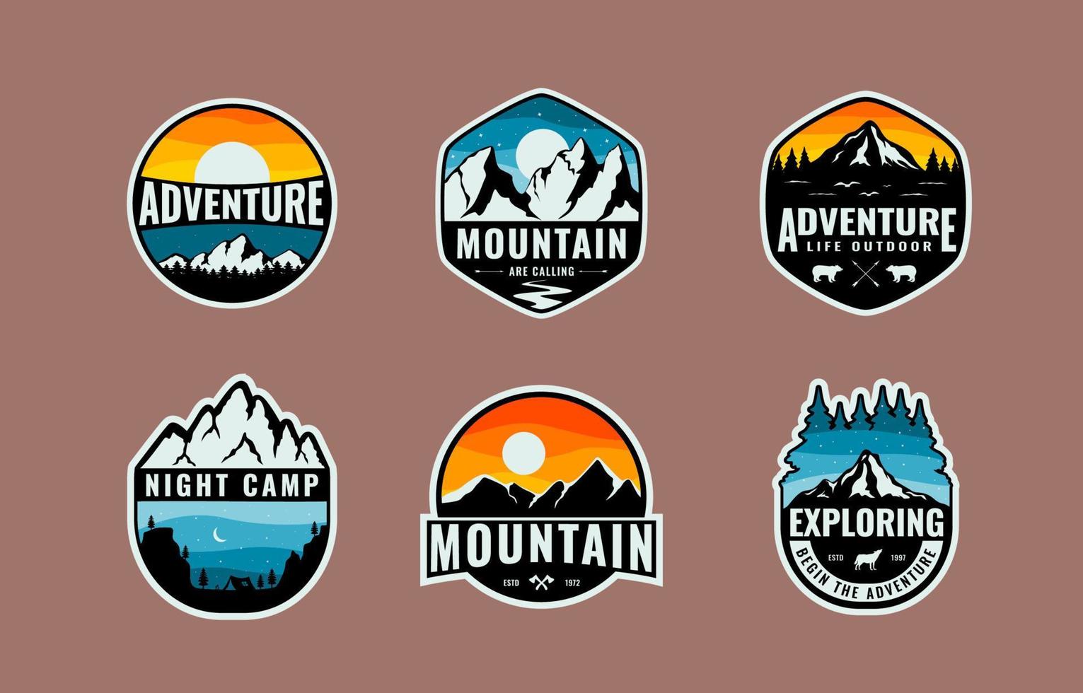 conjunto de logotipo de insignia de aventura al aire libre vintage vector