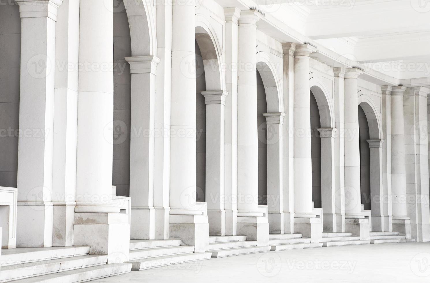 Building with white columns photo