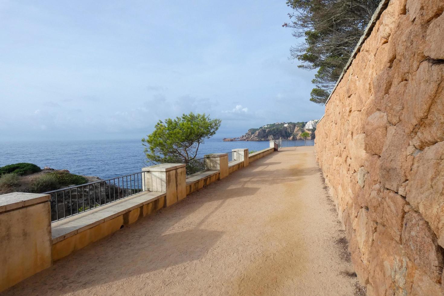 costa brava y ruta costera a lo largo de la escarpada costa del norte de cataluña, españa foto