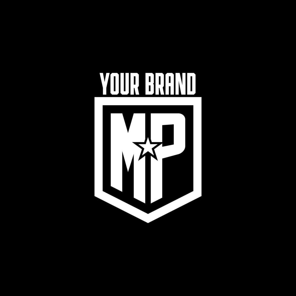 logotipo de juego inicial de mp con diseño de escudo y estrella vector