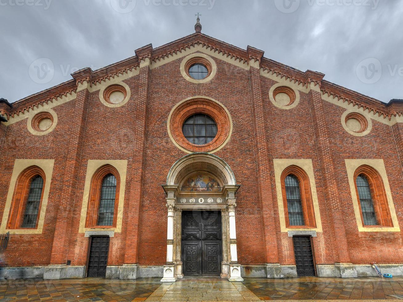 iglesia de santa maría de la gracia - milán, italia 15906721 Foto de stock en Vecteezy iglesia de santa maría de la gracia - milán, italia 15906721 Foto de stock en Vecteezy
