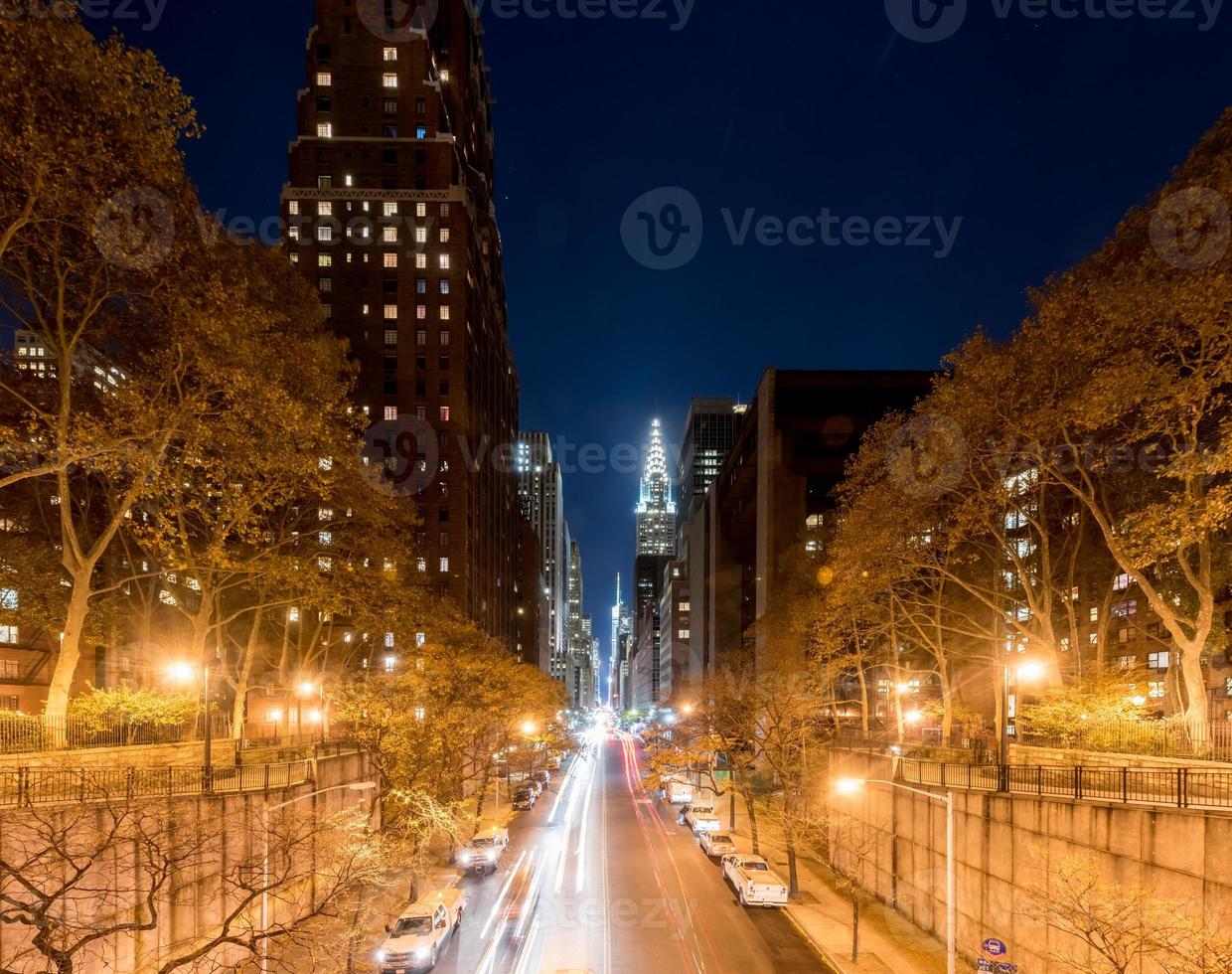 vista a lo largo de la calle 42 - ciudad de nueva york foto