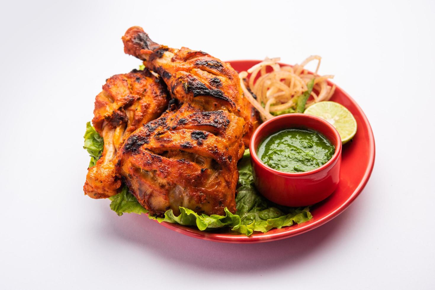 el pollo tandoori es una comida picante india no vegetariana foto