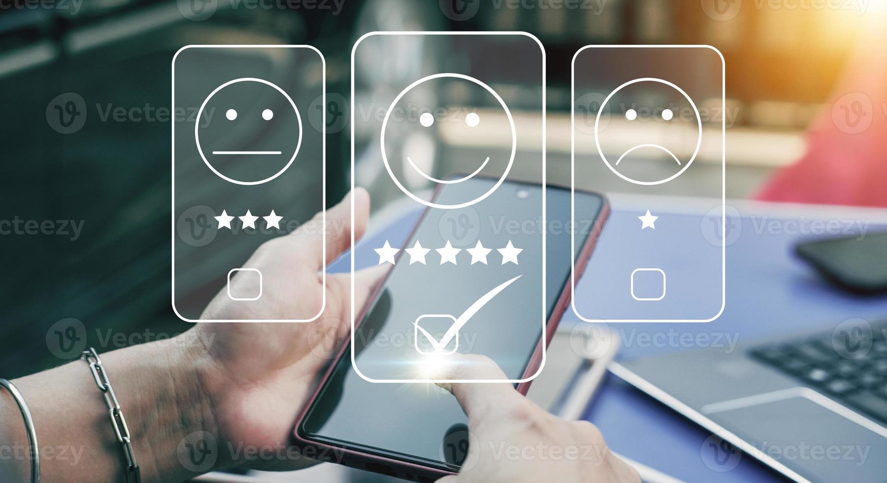 Users rate the service experience in the Concept Customer Satisfaction Survey online application after using the service. photo