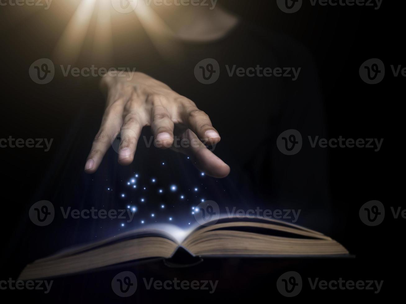Christian holding hands to conjuring ask for blessing from God faith in religion And studying the Scriptures in the Bose represents hope. and love for God, crucifix,rood,Praying for Christians. photo
