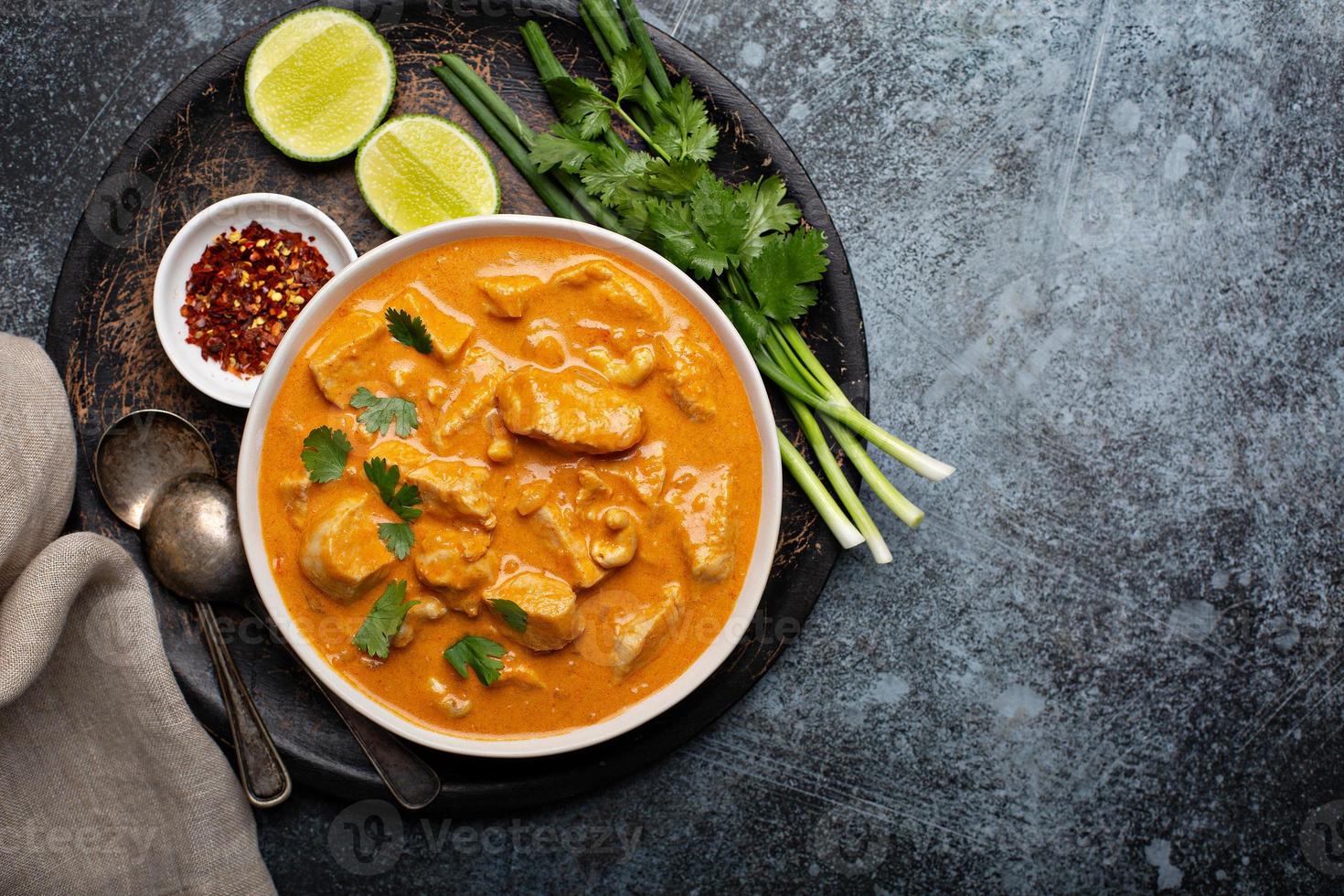 Chicken and cashew red curry photo