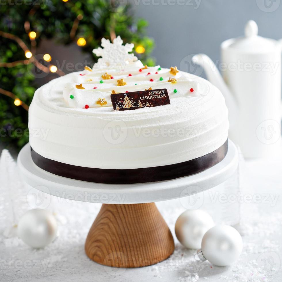 White Christmas cake photo
