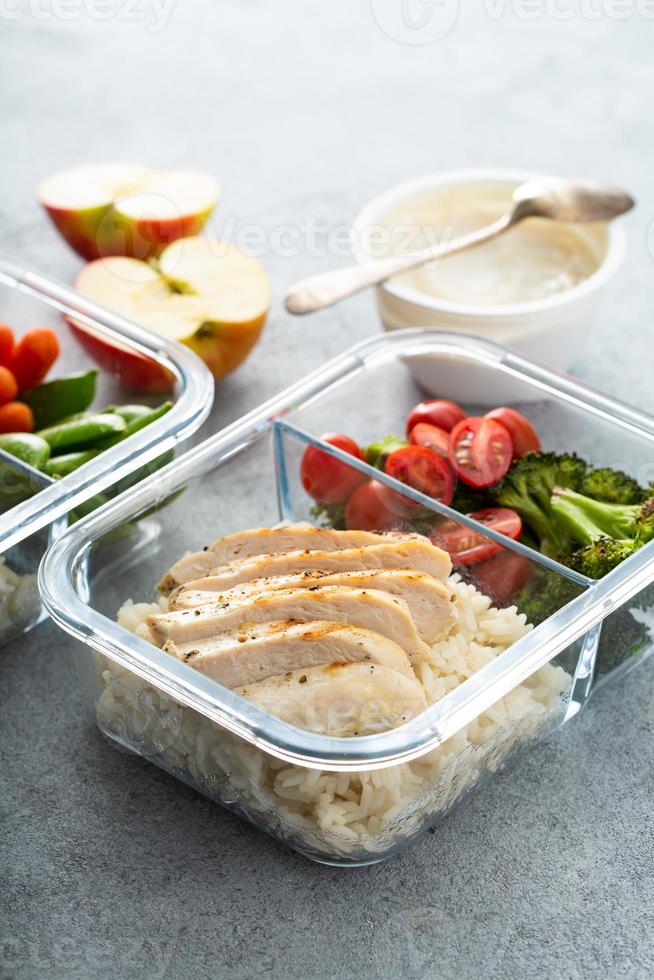 Meal prep containers with healthy lunch to go 15945955 Stock Photo at  Vecteezy