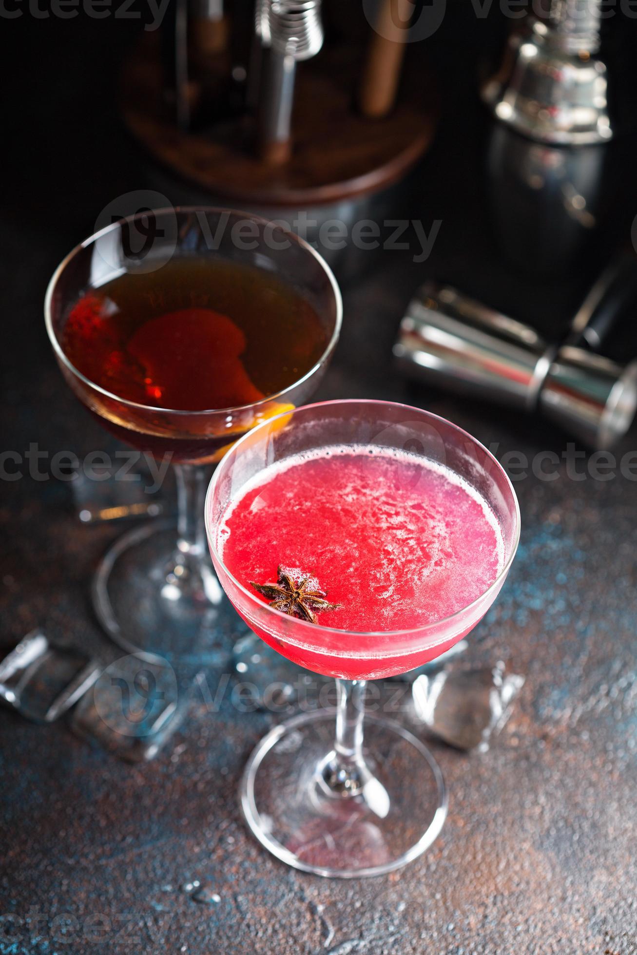 Old fashioned and grapefruite star anise cocktails 15946219 Stock Photo