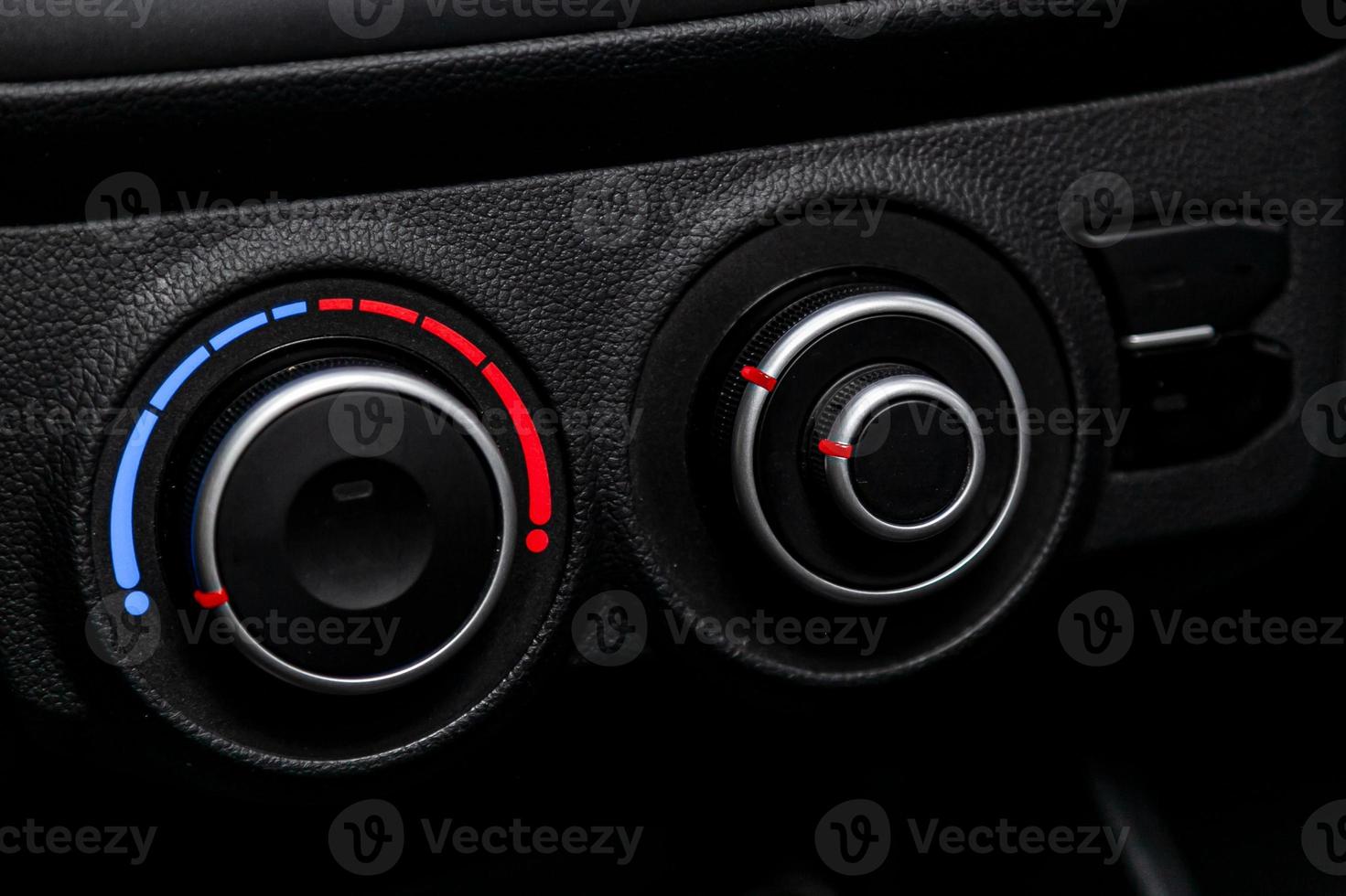 temperature controls of the stove, air conditioner and other settings photo